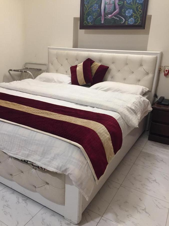 Maplewood Guest House, Neeti Bagh, New Delhiit Is A Boutiqu Guest House - Room 5 المظهر الخارجي الصورة